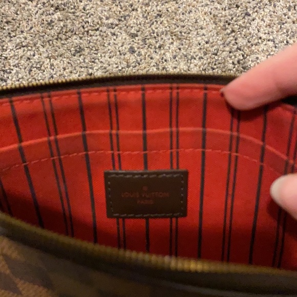 Louis Vuitton Neverfull Wristlet - Picture 3 of 4